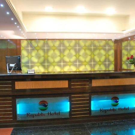 Republic Hotel Патна Екстер'єр фото
