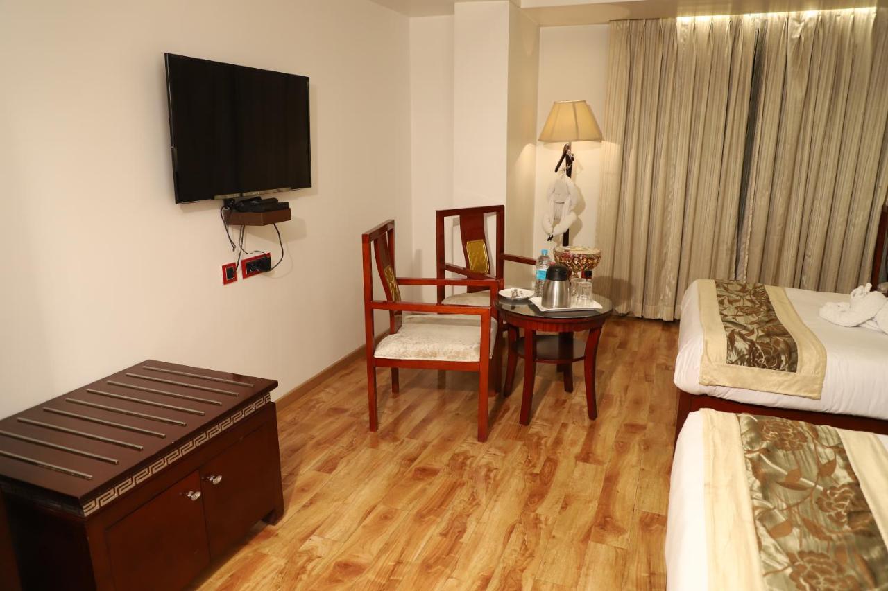 Republic Hotel Патна Екстер'єр фото
