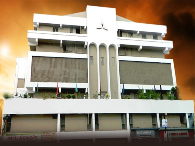 Republic Hotel Патна Екстер'єр фото