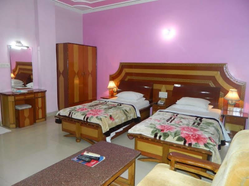 Republic Hotel Патна Екстер'єр фото